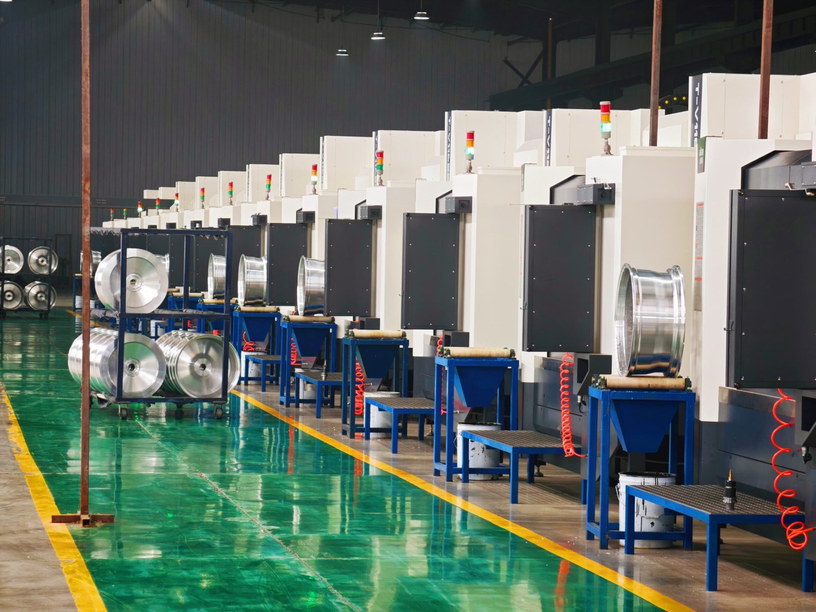 Intelligent CNC machining centers producing forged alloy wheels