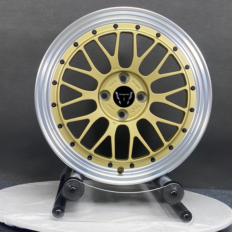 XE Auto forged 2-piece alloy wheel with brushed center and polished barrel
